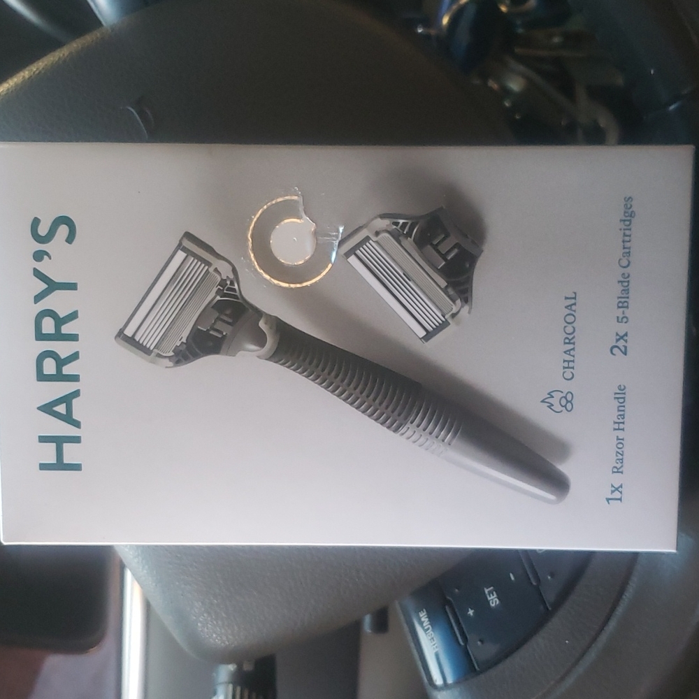 Harry's Charcoal razor